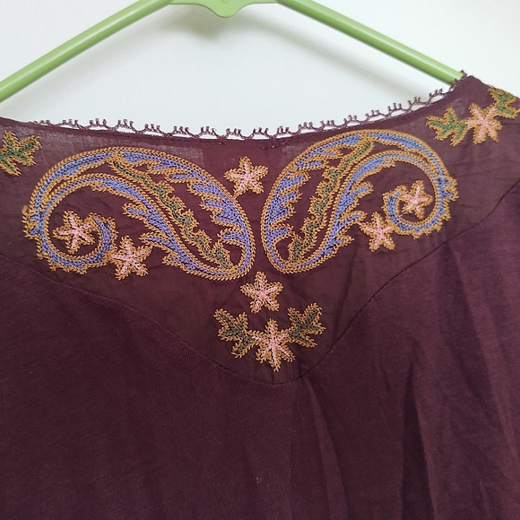 Tiny Brand Embroidered V-Neck Brown Top - Picture 3 of 7